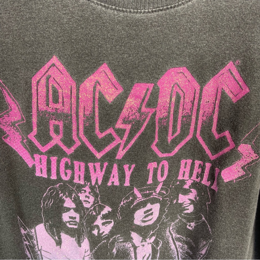 SOULCYCLE ACDC Short Sleeve Concert T-Shirt Graphic Band Tee Vintage Inspired M - Picture 8 of 10